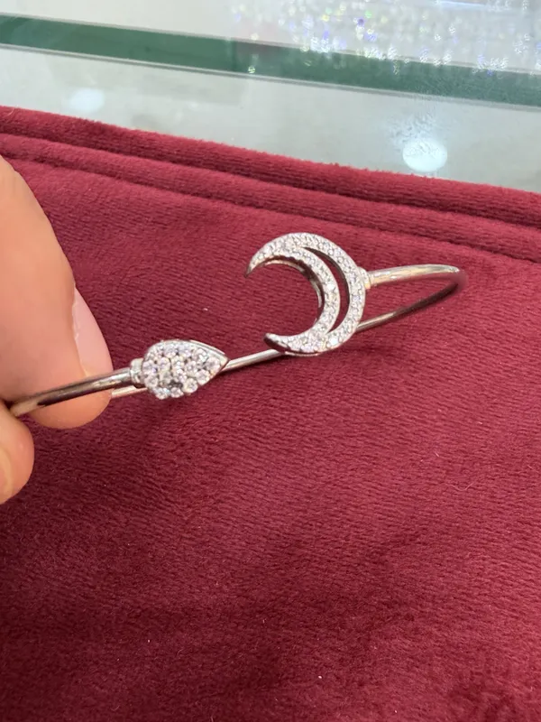 Silver-Tone_Crescent_Moon_Brooch_for_Women