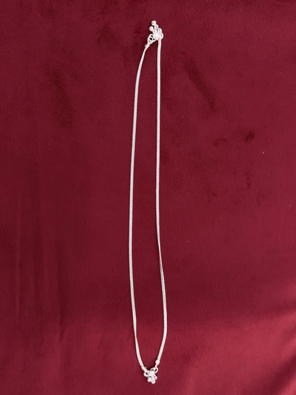Silver_Tone_Pendant_Necklace_for_Women