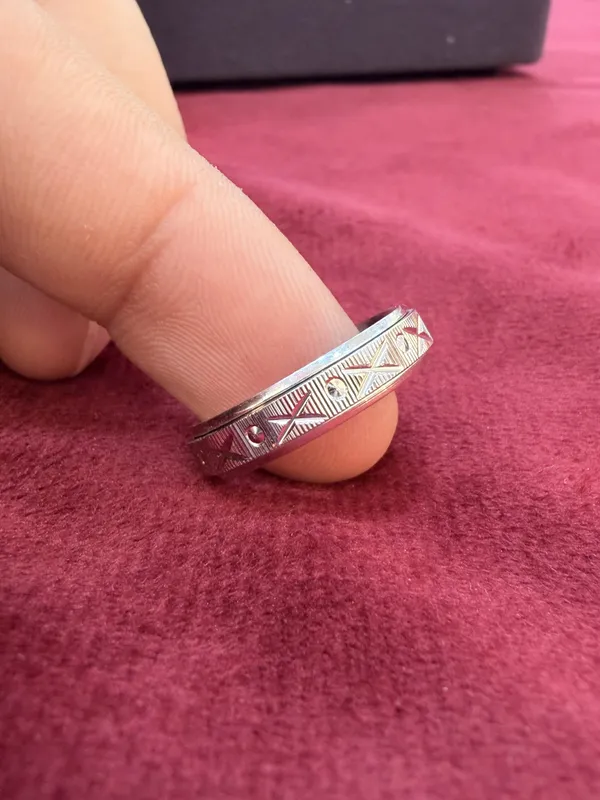 Silver_Engraved_Band_Ring_for_Men