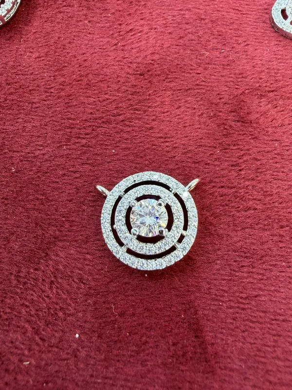 Silver_Tone_Circular_Stone_Pendant_for_Women