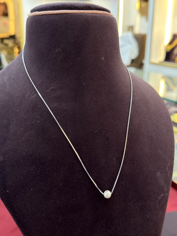 Silver_Tone_Pearl_Pendant_Necklace_for_Women