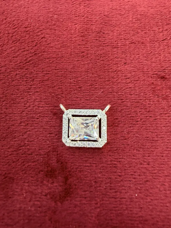 Silver_Tone_Rectangular_Pendant_for_Women