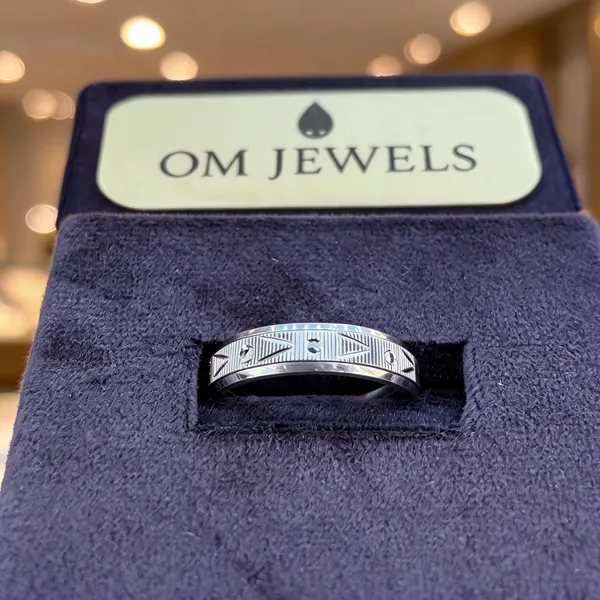 Silver_925_Geometric_Engraved_Band_Ring_For_Women