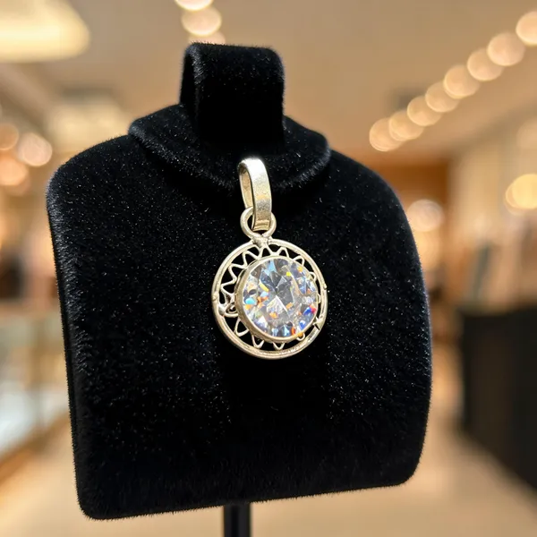 Silver_Crystal_Round_Pendant_For_Women