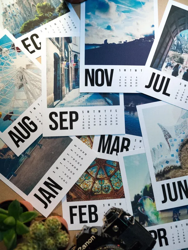 Wooden_Personalised_Calendar_Polaroid_Wall_Art