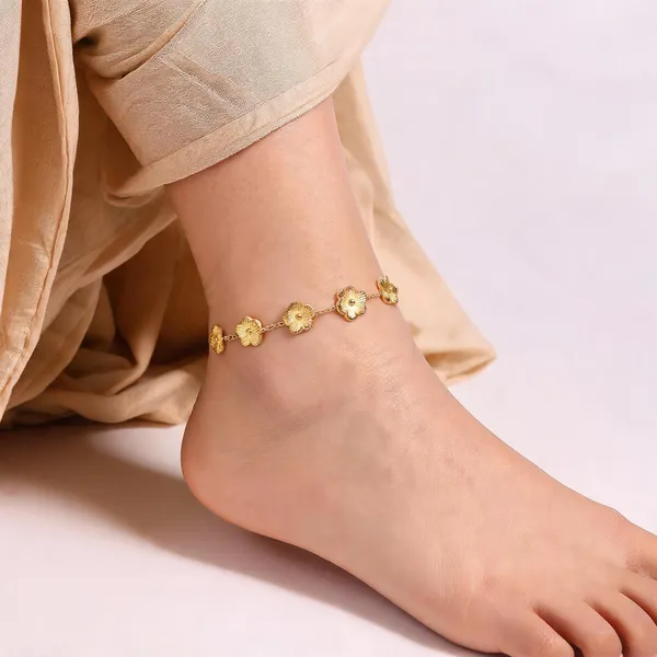 Gold_Alloy_Floral_Charm_Anklet_Set_For_Women