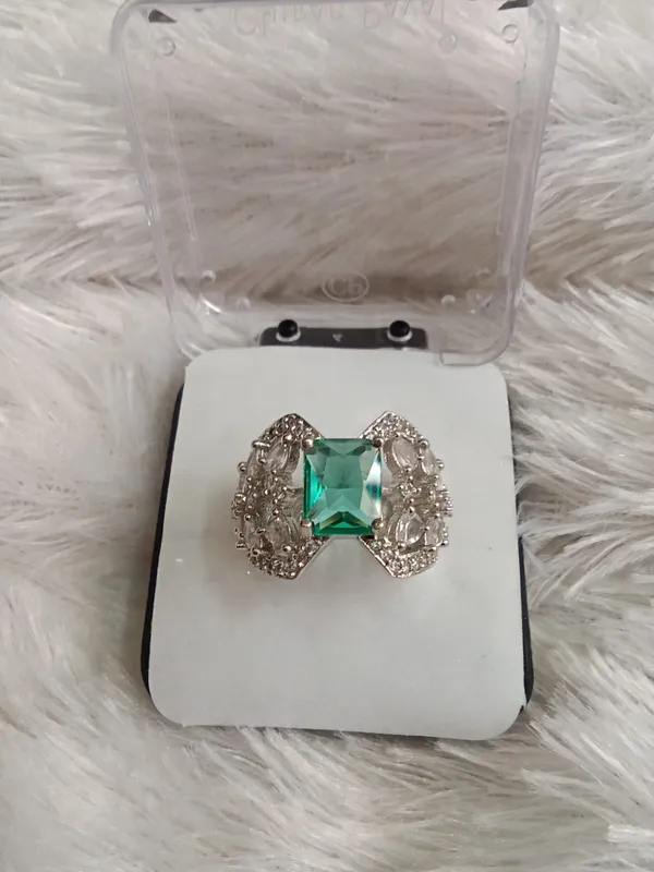 Silver_Tone_Green_Stone_Bow_Design_Brooch