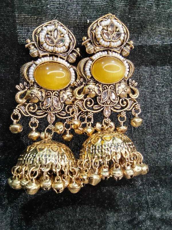 Gold_Tone_Traditional_Jhumka_Earrings_for_Women