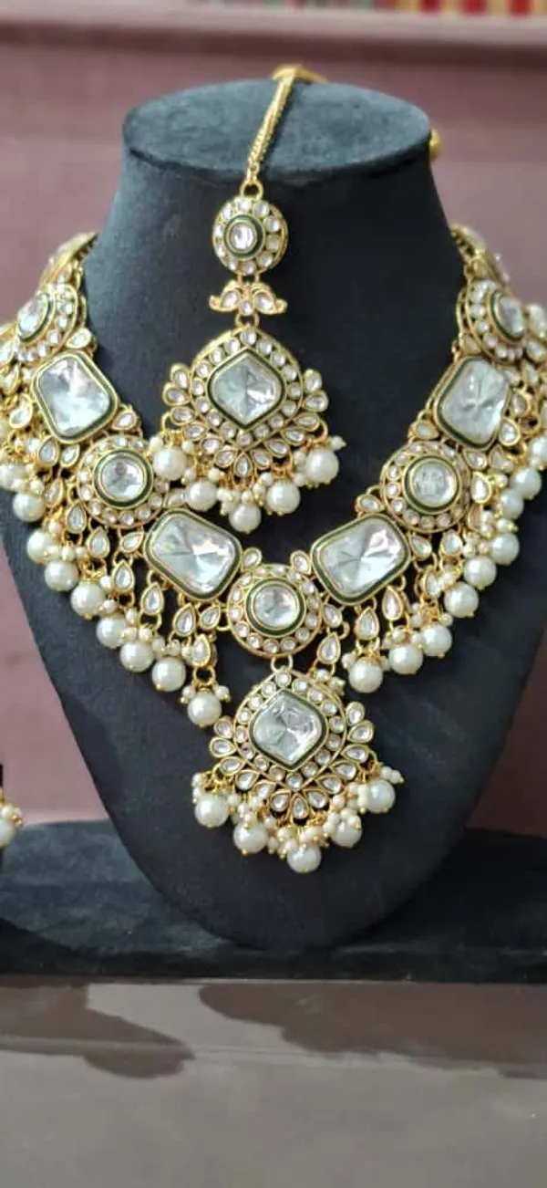 Gold-Tone_Kundan_Necklace_Set_for_Women