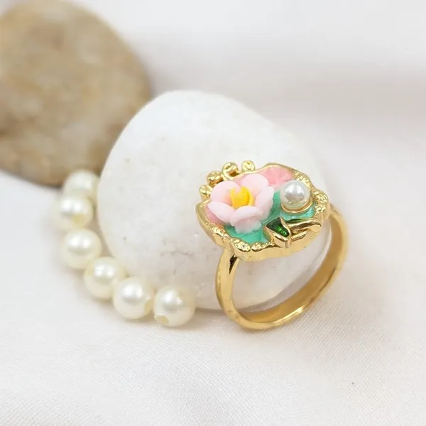 Gold_Tone_Floral_Enamel_Statement_Ring_for_Women