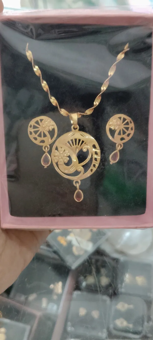 Gold_Tone_Peacock_Design_Necklace_And_Earrings_Set_for_Women