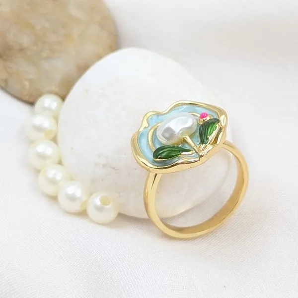 Gold_Tone_Floral_Ring_for_Women