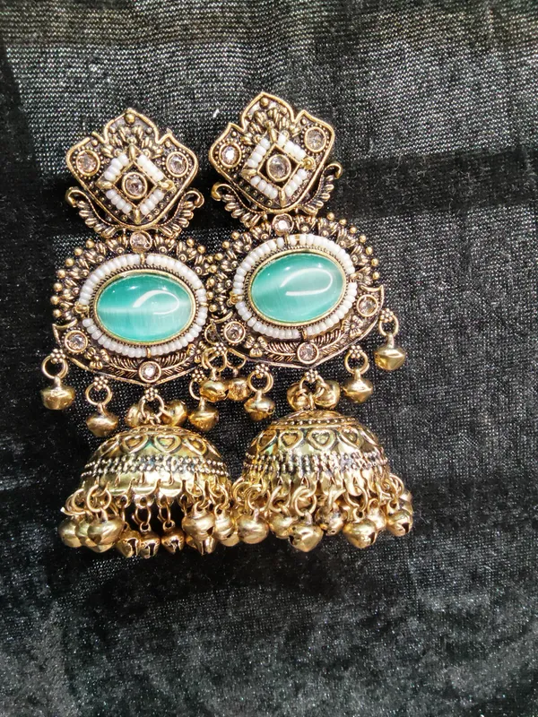 Gold-Tone_Green_Stone_Jhumka_Earrings_for_Women