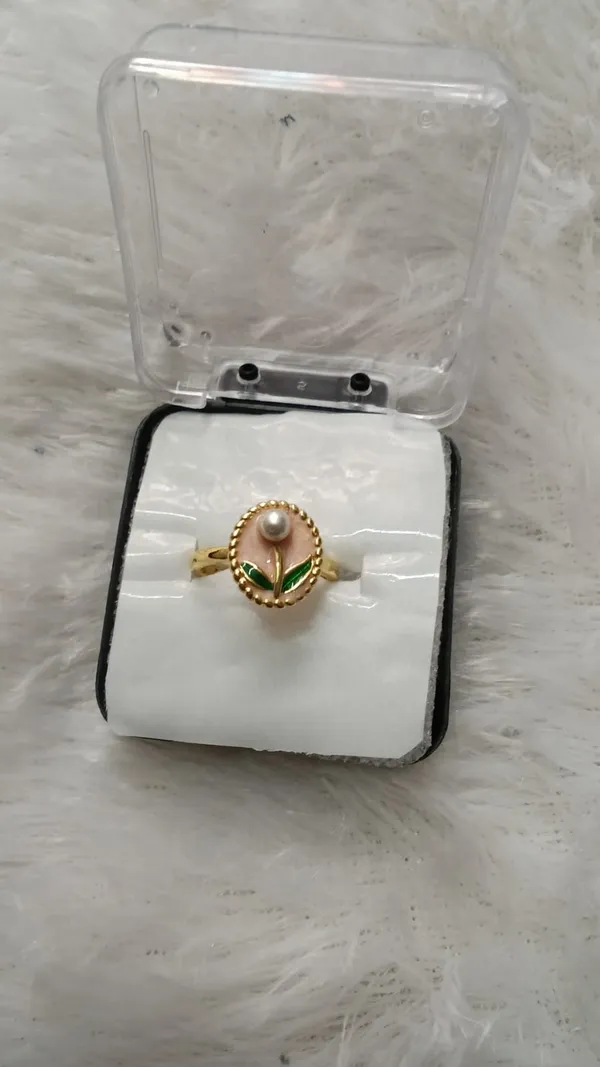Gold_Tone_Pearl_Leaf_Ring_for_Women