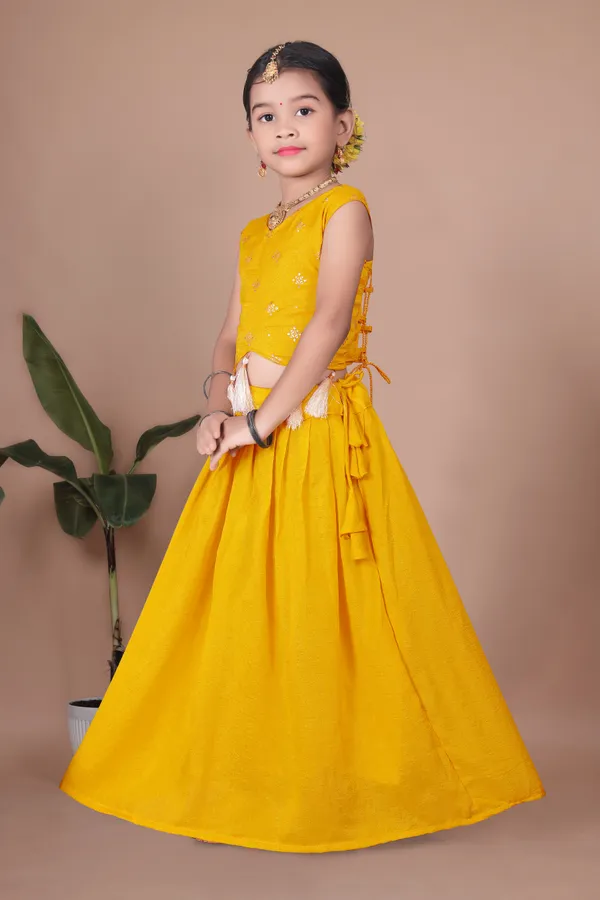 Yellow_Rayon_Ethnic_Sleeveless_Lehenga_Choli_Set_For_Girls