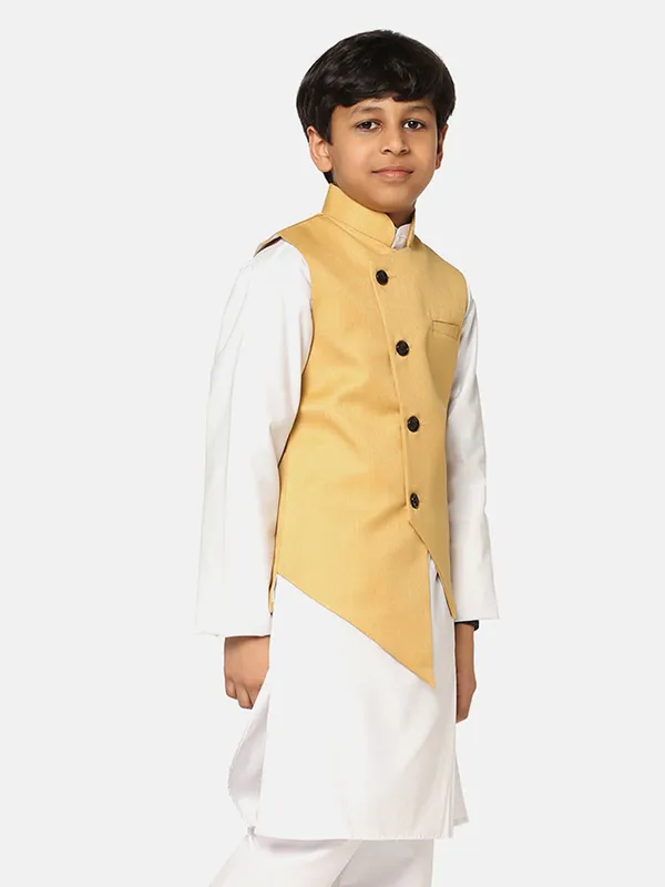Golden_Jacket_With_White_Kurta_Pyjama_Golden