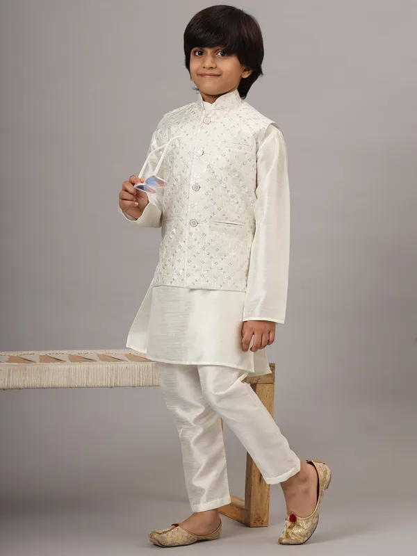 Boys_Off_White_Kurta_Set_With_Embroidered_Nehru_Jacket_White