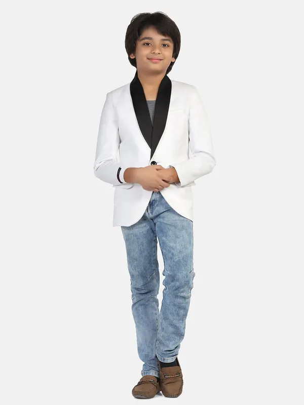 Boys_White_Tuxedo_Blazer_White