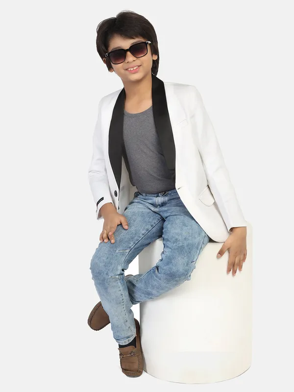 Boys_White_Tuxedo_Blazer_White
