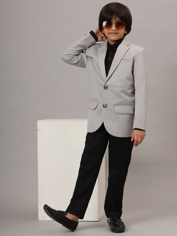 Kids_Blazer_Suit_Set_Light_Grey