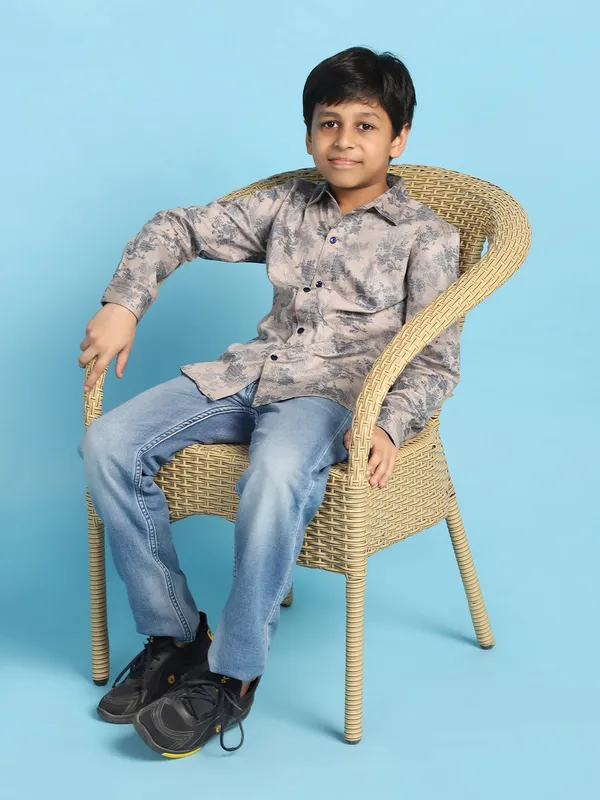 Boys_Grey_Printed_Shirt_Grey