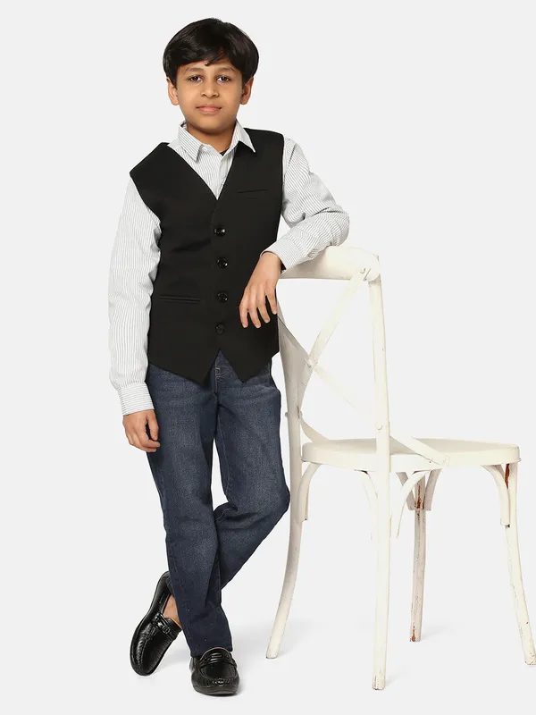 Boys_Black_Textured_Waistcoat_Black