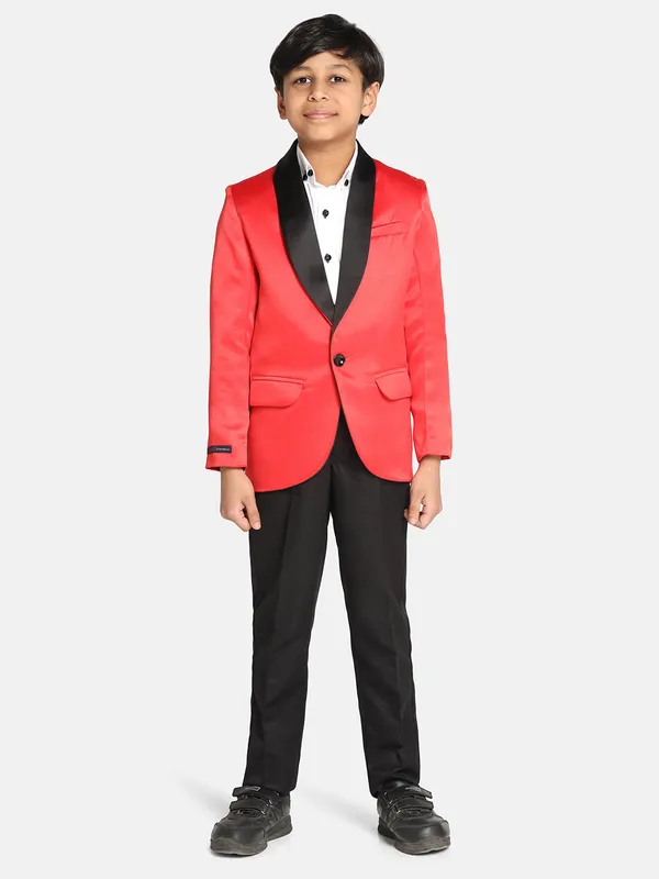 Boys_Red_Tuxedo_Suit_Set_Red