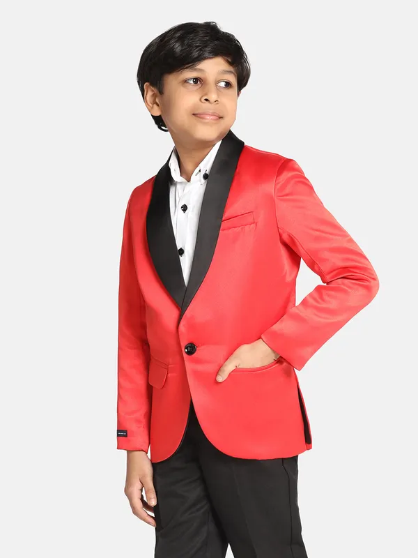 Boys_Red_Tuxedo_Suit_Set_Red