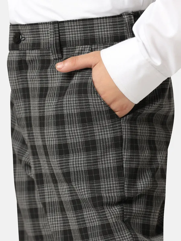 Boys_Black_3_Piece_Set_With_Tie_Black