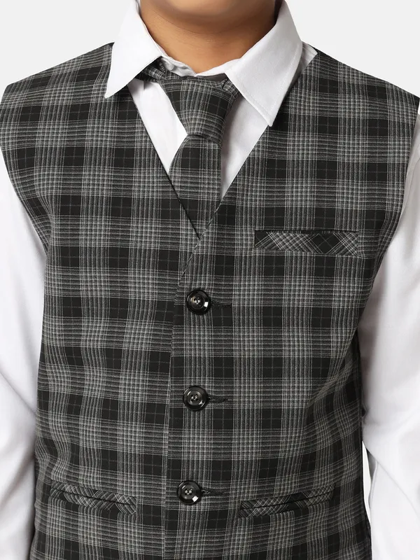 Boys_Black_3_Piece_Set_With_Tie_Black
