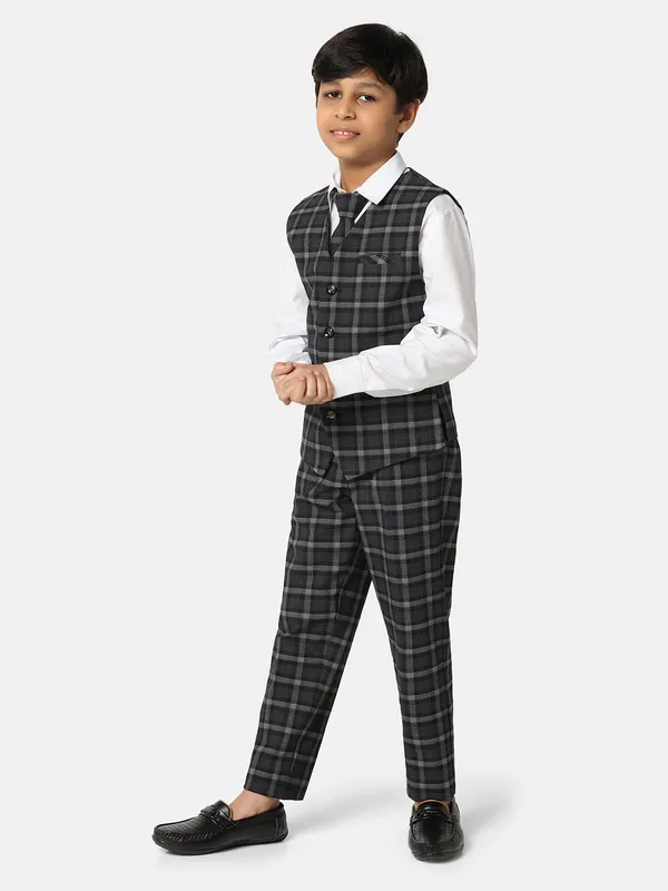 Boys_Black_Checks_3_Piece_Set_With_Tie_Black