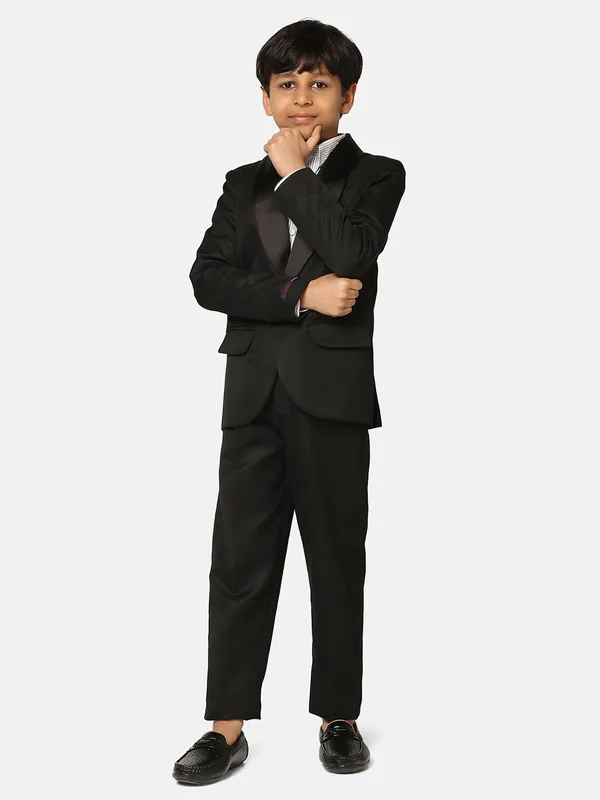 Boys_Black_Tuxedo_Suit_Black
