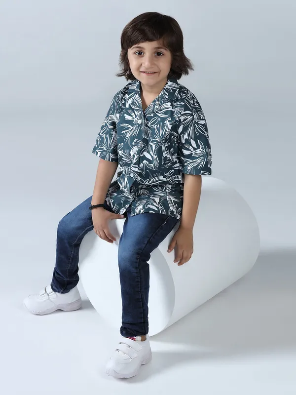 Floral_Breeze_Boys_Collar_Shirt
