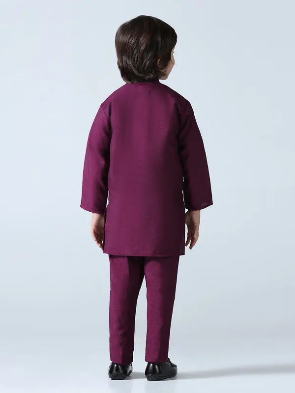 Boys_Dupion_Silk_Straight_Kurta_With_Trousers
