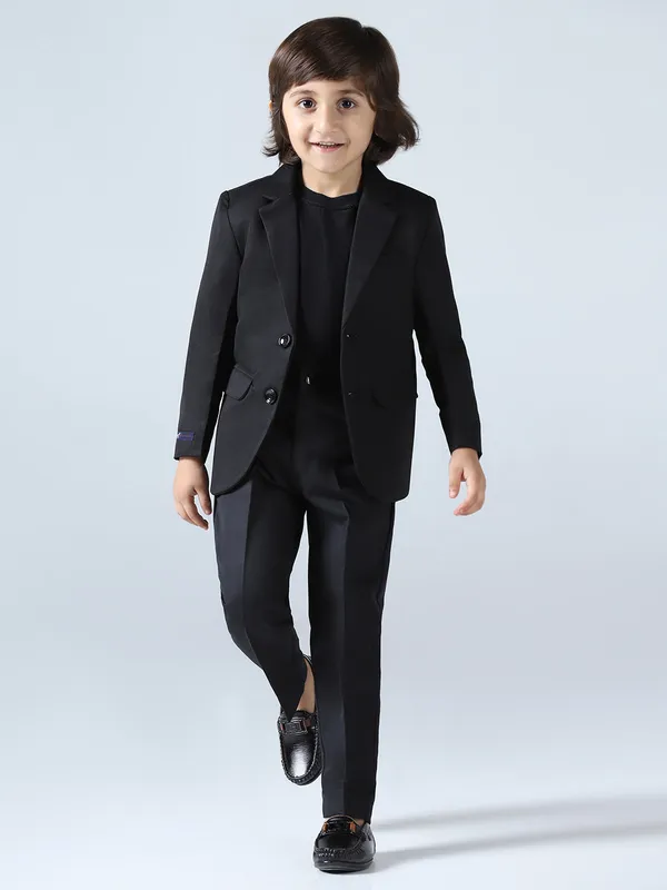Black_Notched_Lapel_Suit_Set