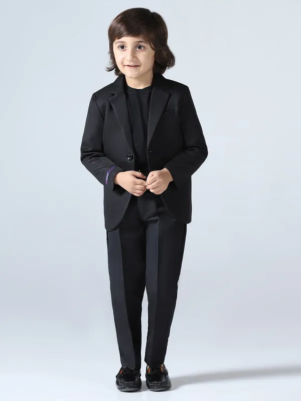 Black_Notched_Lapel_Suit_Set