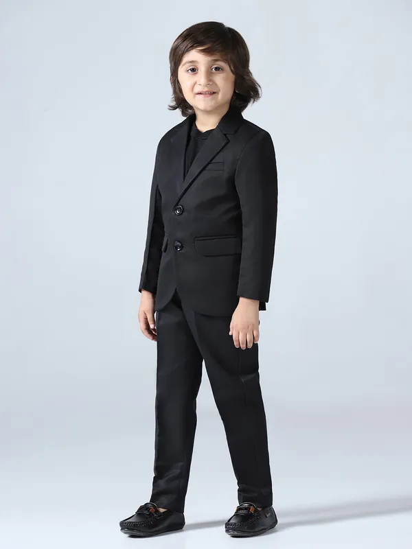 Black_Notched_Lapel_Suit_Set