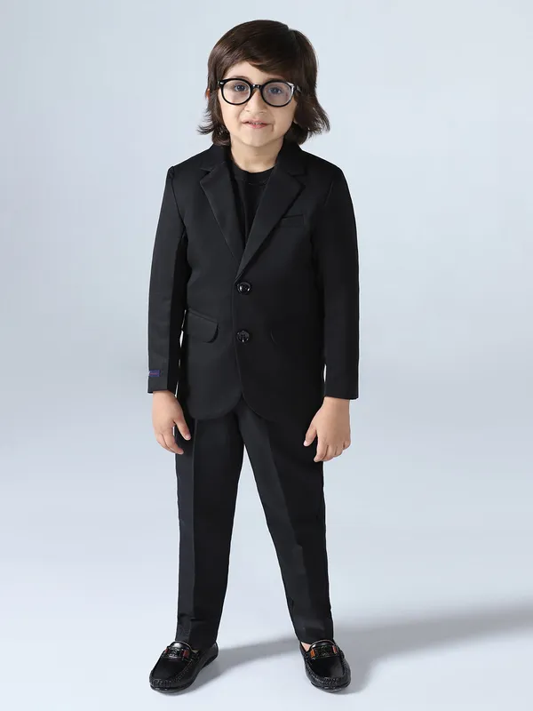 Black_Notched_Lapel_Suit_Set