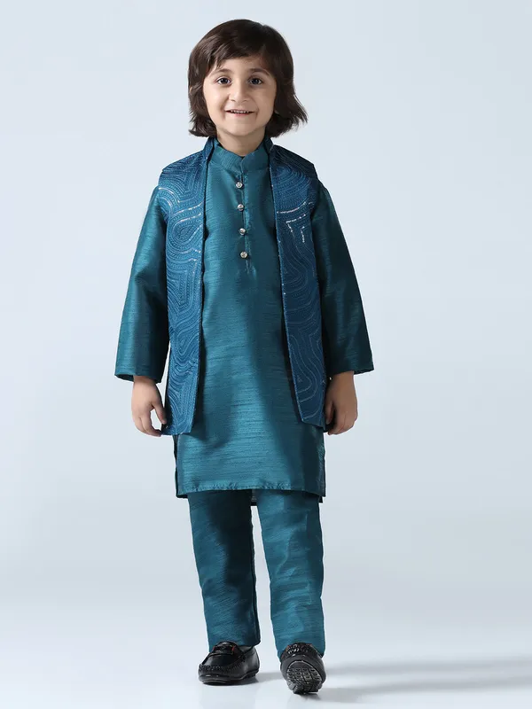Boy_Turquoish_Embroided_Shrug_With_Kurta_Set
