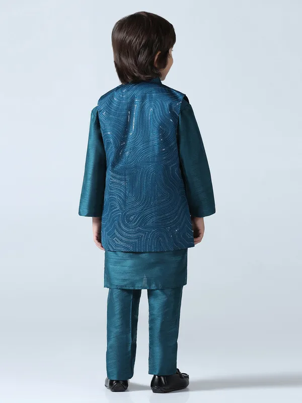 Boy_Turquoish_Embroided_Shrug_With_Kurta_Set