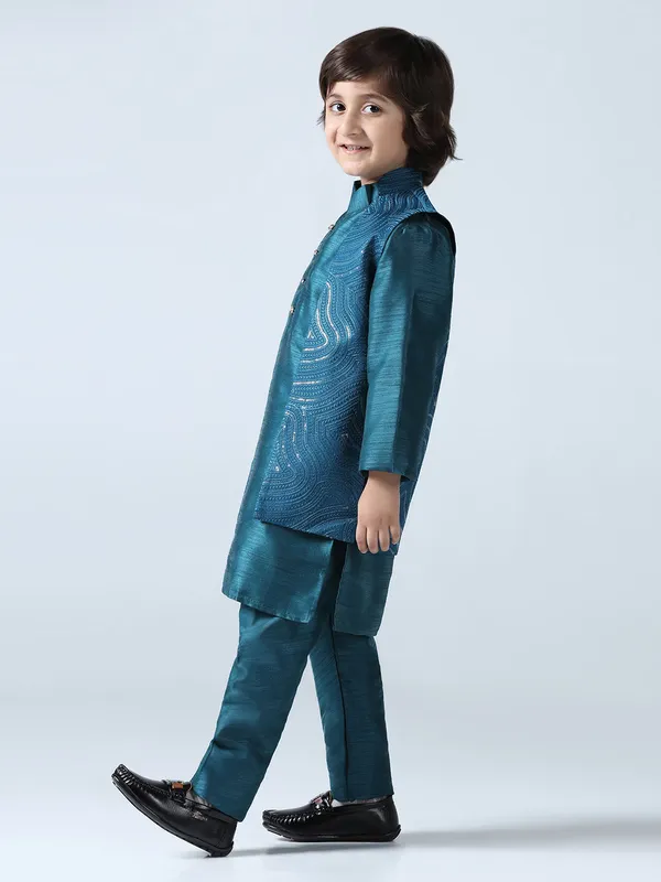 Boy_Turquoish_Embroided_Shrug_With_Kurta_Set