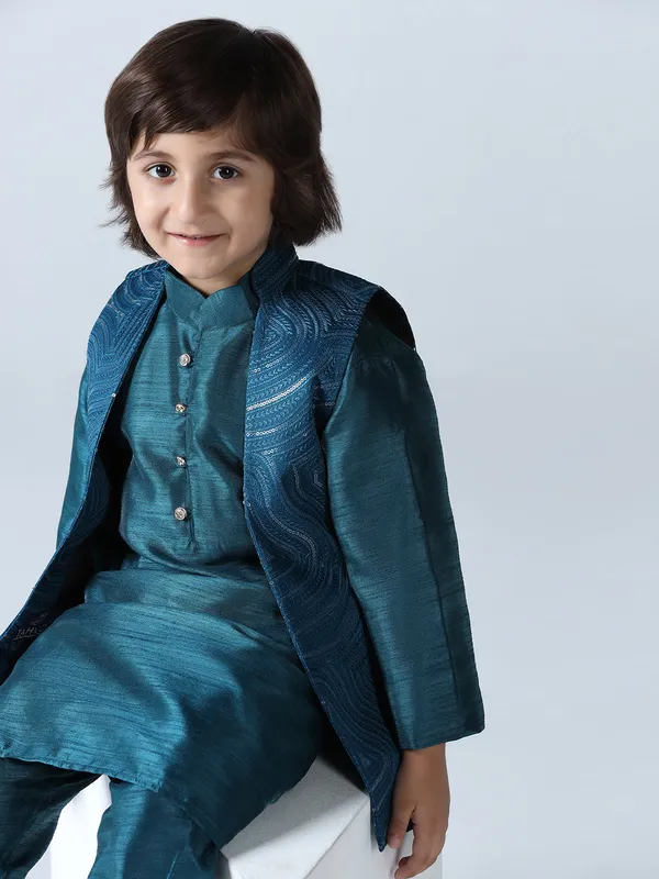 Boy_Turquoish_Embroided_Shrug_With_Kurta_Set