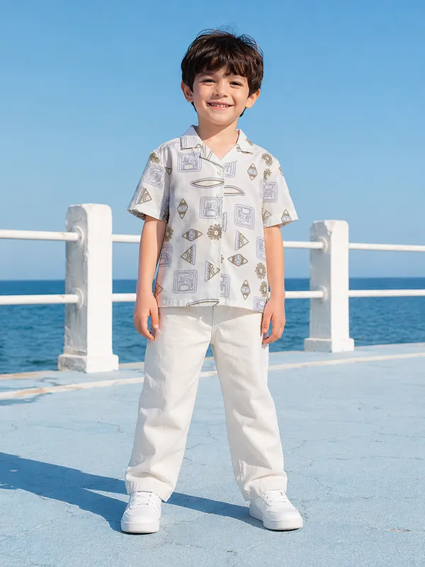 Boys_Cream_Printed_Shirt