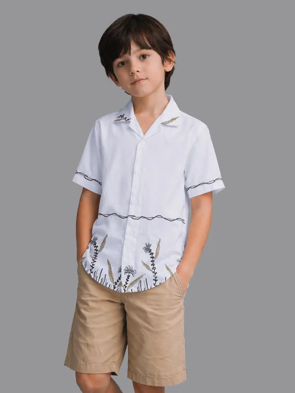 Boy_White_Printed_Shirt
