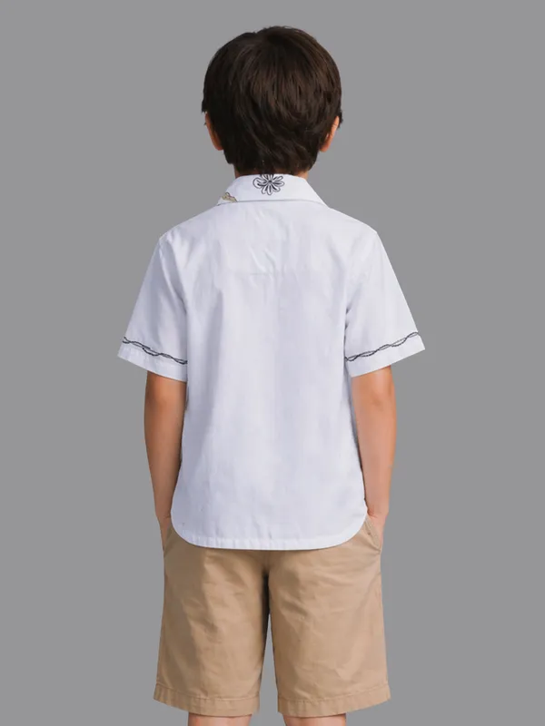 Boy_White_Printed_Shirt