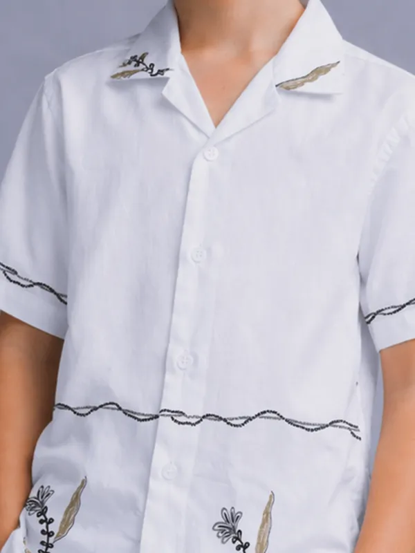 Boy_White_Printed_Shirt