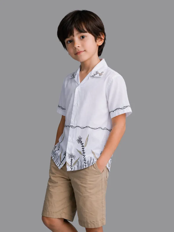 Boy_White_Printed_Shirt