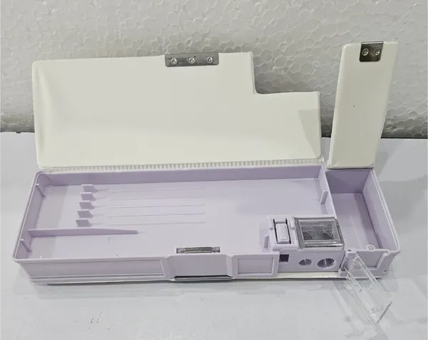 Cream_Plastic_Cat_Design_Pencil_Box_With_Built-In_Sharpener