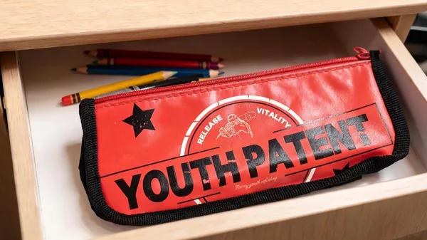 Red_Fabric_Youth_Patent_Zippered_Pencil_Pouch_For_Kids
