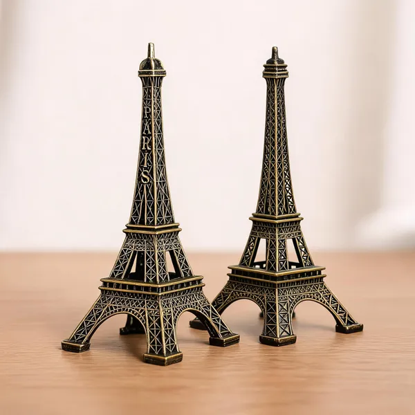 Eiffel_Tower_Figurine_-_Pack_of_2